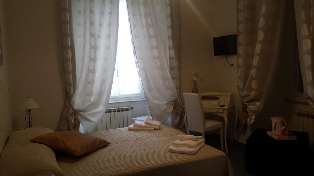 Hotel A Porta Rocca La Spezia Zimmer foto